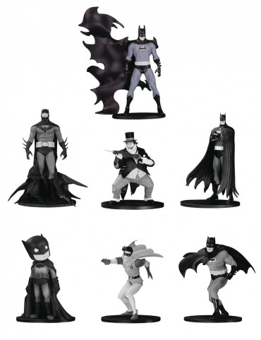 Batman Black & White PVC Minifigure 7-Pack 10...